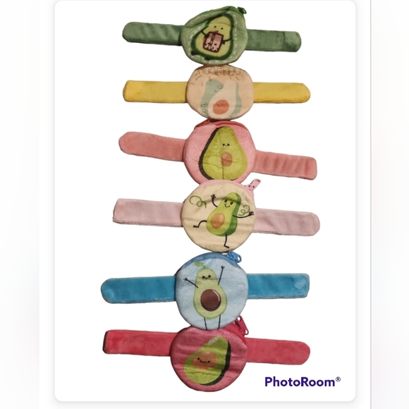 🔥🔥⭐️⭐️Cute Snap on Bracelet/Zipper Coin Purse on Slap Bracelet. - Picture 11 of 12